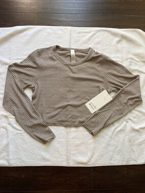 🆕Lululemon Hold Tight Straight-Hem Cropped LS Striped in the color SRRT, size 12